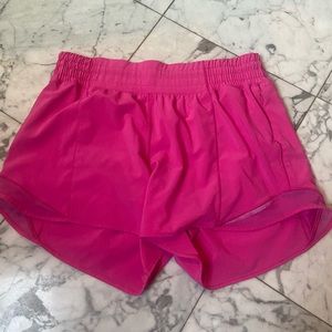 Lululemon Sonic Pink Hotty Hots 4 inch